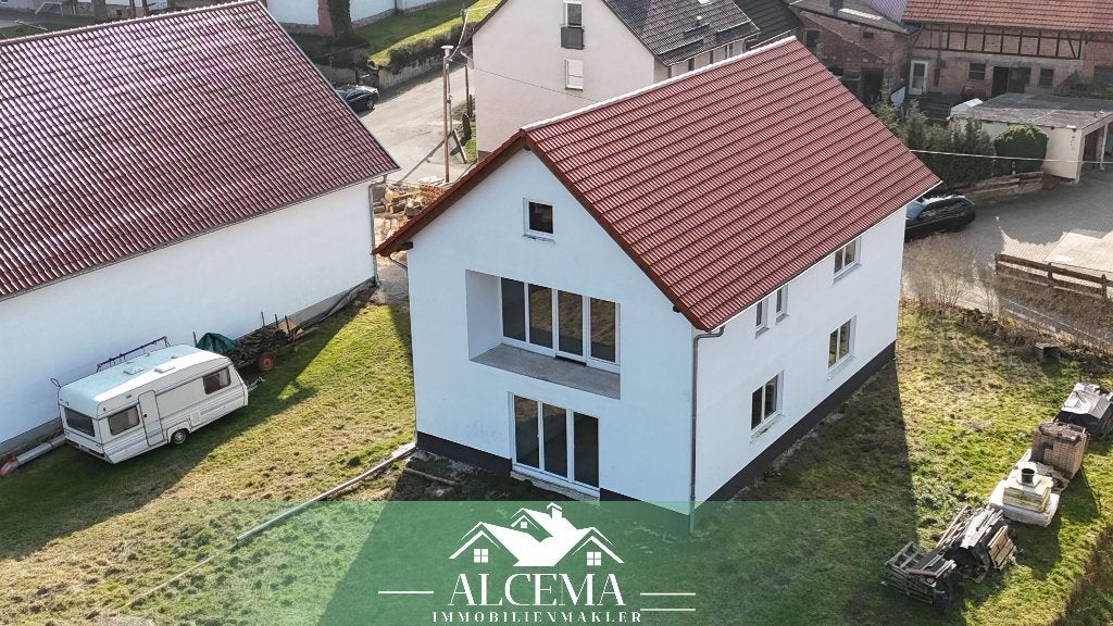 Vrijstaand huis in Sauerland nabij Edersee – €189.000, 5 kamers, 186 m², Woonhuis, Duitsland