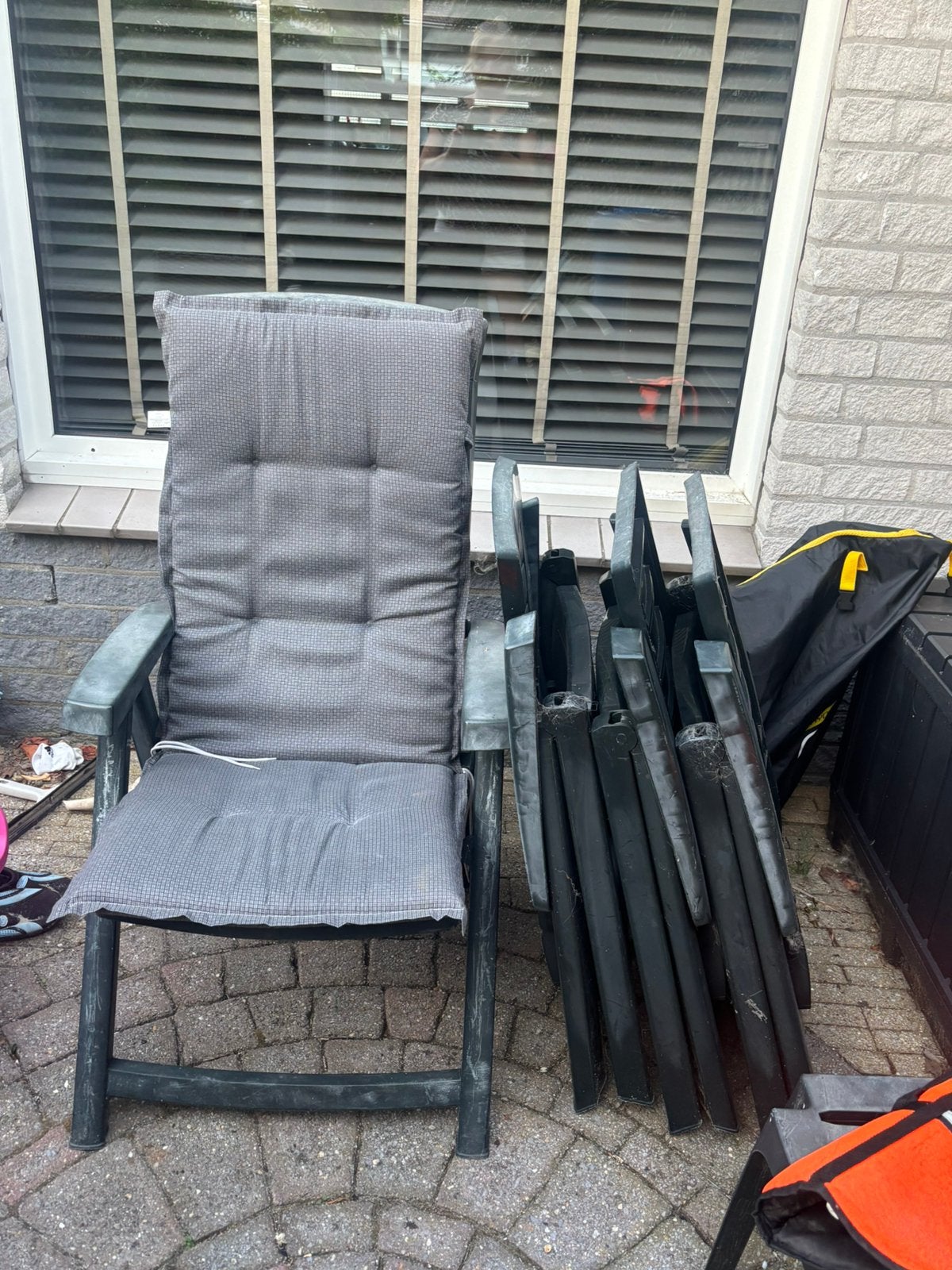 GRATIS 4 tuinstoelen met bekleding, Ophalen, Gebruikt, Kunststof, Inklapbaar