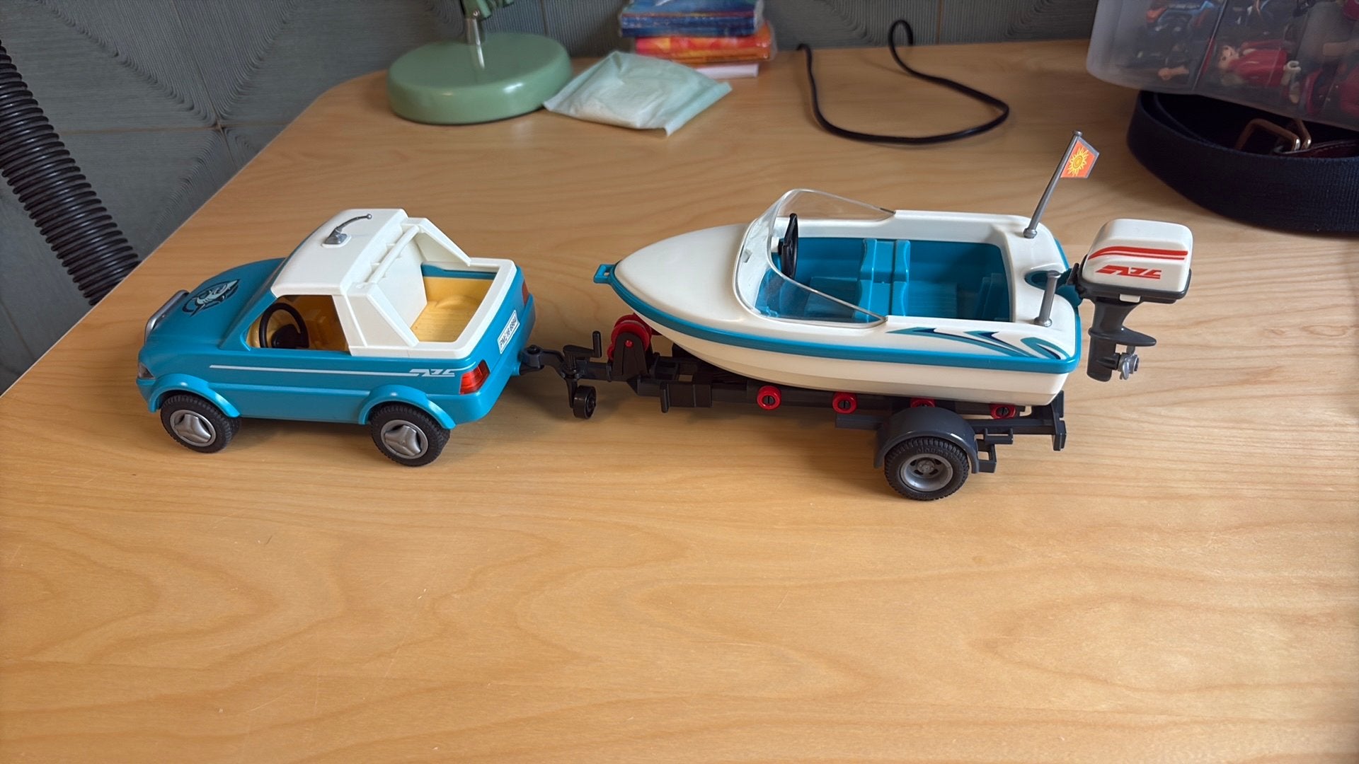 Playmobil set 6864: Auto met boot en trailer (compleet), Complete set, Voertuig, Ophalen of Verzenden, Zo goed als nieuw