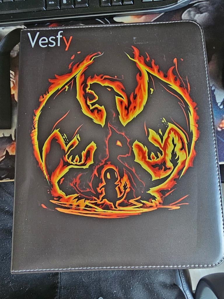 2 pokemon binders + kaarten, Ophalen of Verzenden, Zo goed als nieuw, Meerdere kaarten, Foil