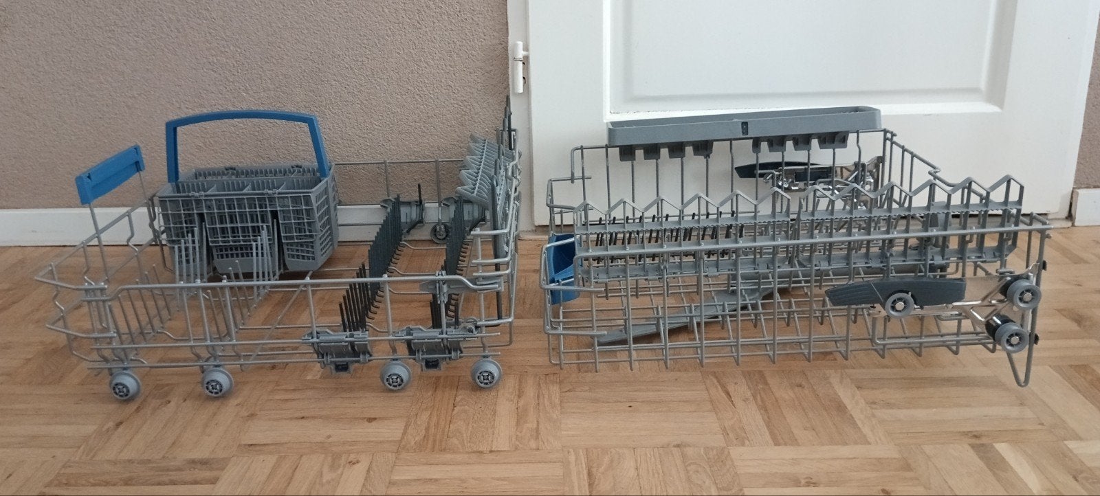 2 Vaatwasser korven ., Ophalen, Zo goed als nieuw