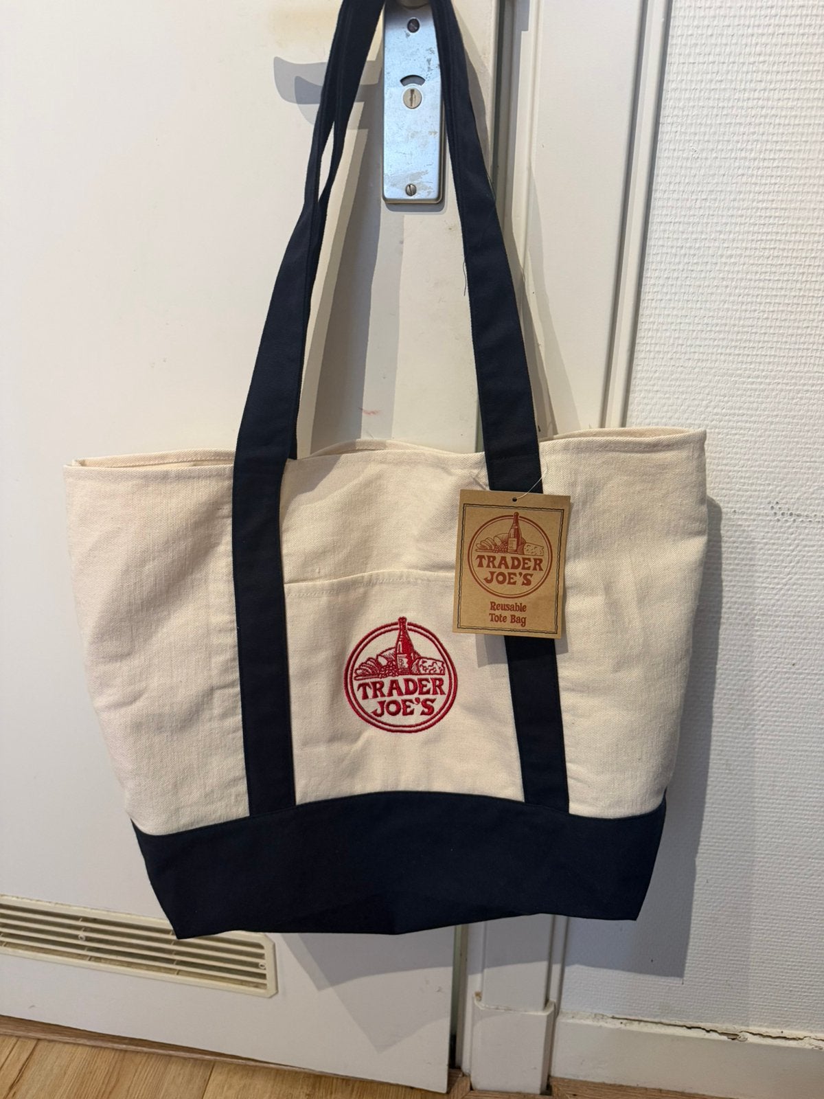Trader Joe’s tote bag navy blue and white, Ophalen of Verzenden, Nieuw, Blauw, 30 cm of meer