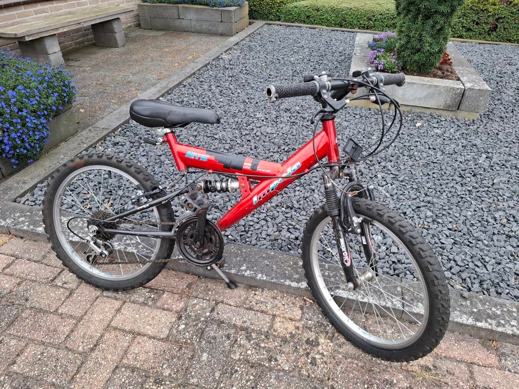 Rode kinder mountainbike met vering 20", Gebruikt, Ophalen, Overige merken, Minder dan 45 cm