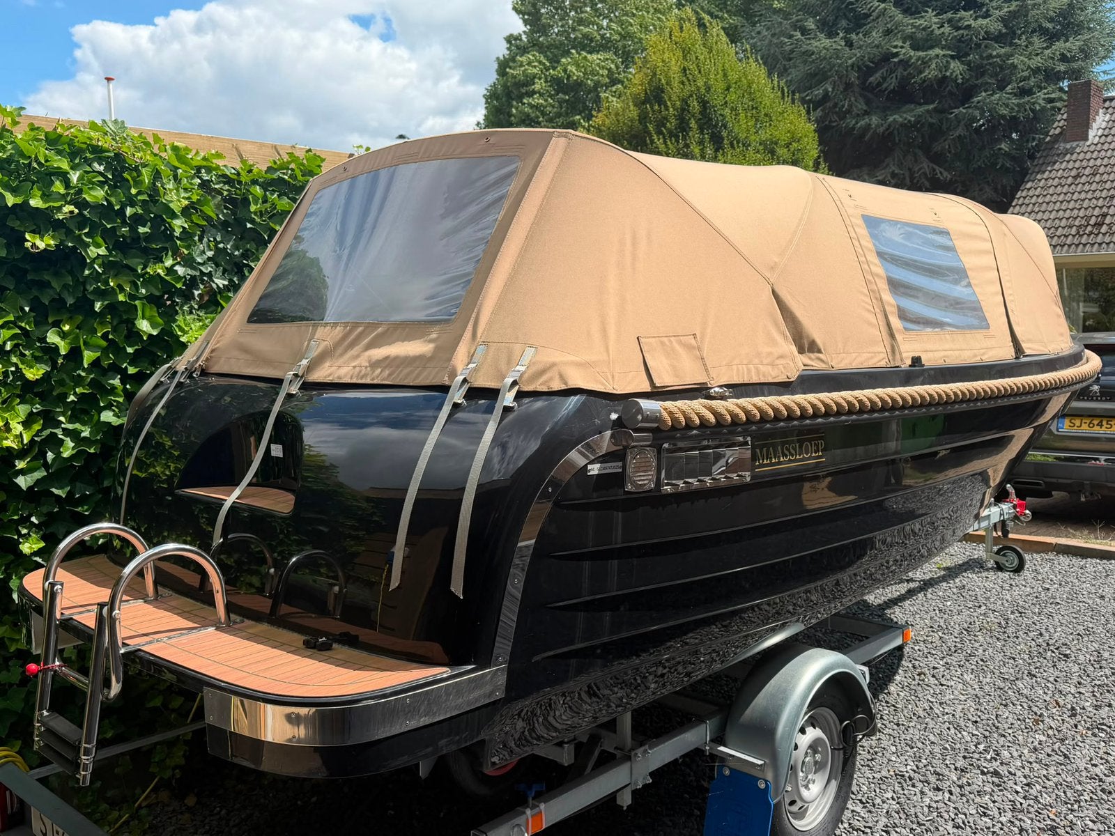 Prachtige MaasSloep 570 Tender Full Option + Trailer (ZGAN), Watersport en Boten, Ophalen, Tender, Rondzit, 2 m