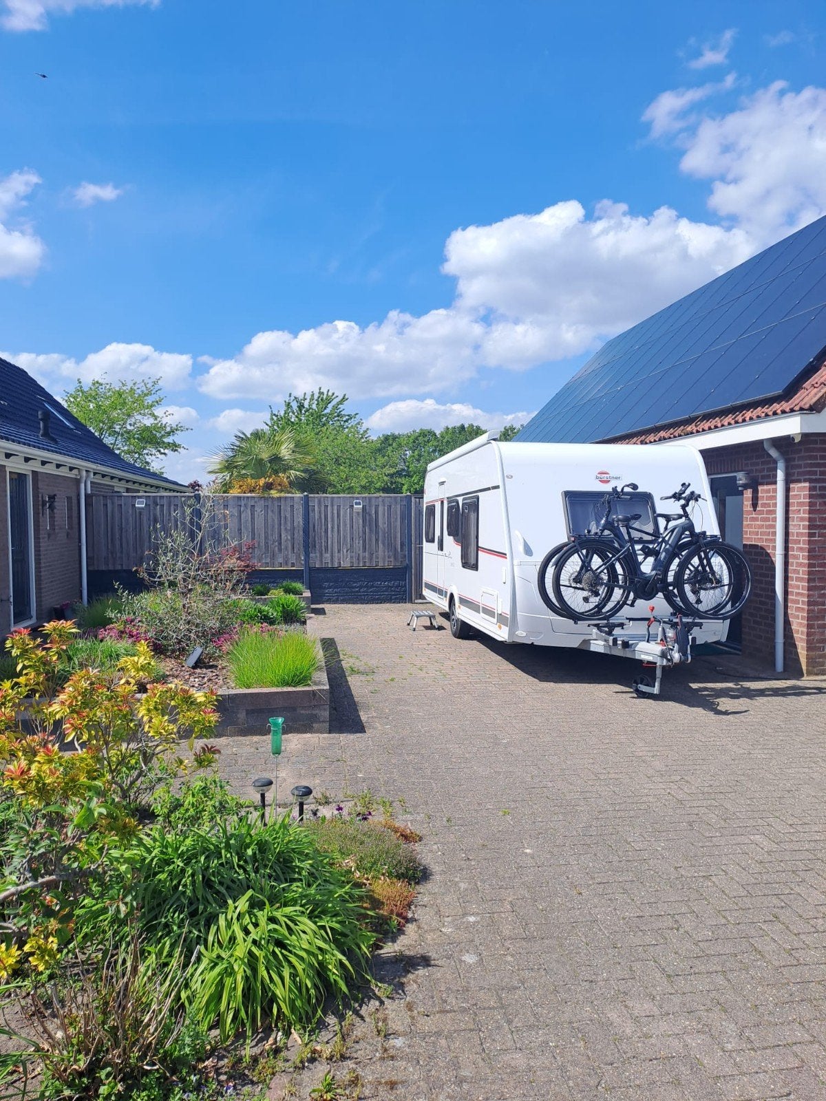 Prachtige Burstner limited 490TS 2022,mover, fietsdr, luifel, Schokbreker, Rondzit, 7 tot 8 meter, Particulier