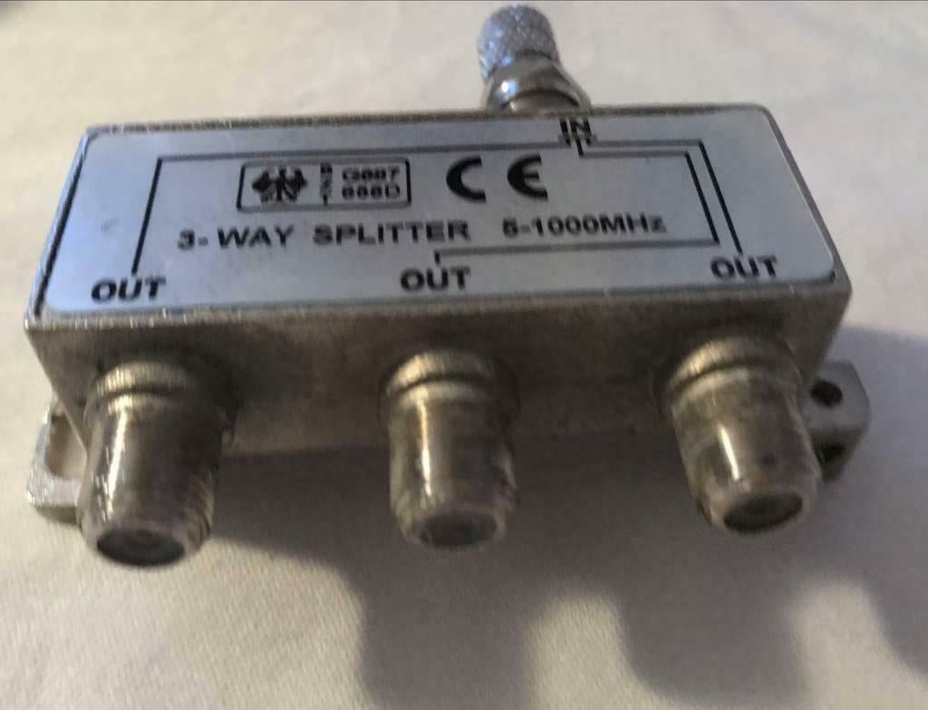 3 weg way kabel tv CAI splitter BZT G687 656D 5-1000MHz, Ophalen of Verzenden, Zo goed als nieuw, Minder dan 2 meter, Coaxiale kabel