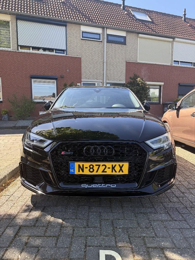 Audi RS3 2019 | Stage 2 | Volledige historie l Pano I B&O, Auto's, Automaat, Zwart, 1505 kg, Zwart