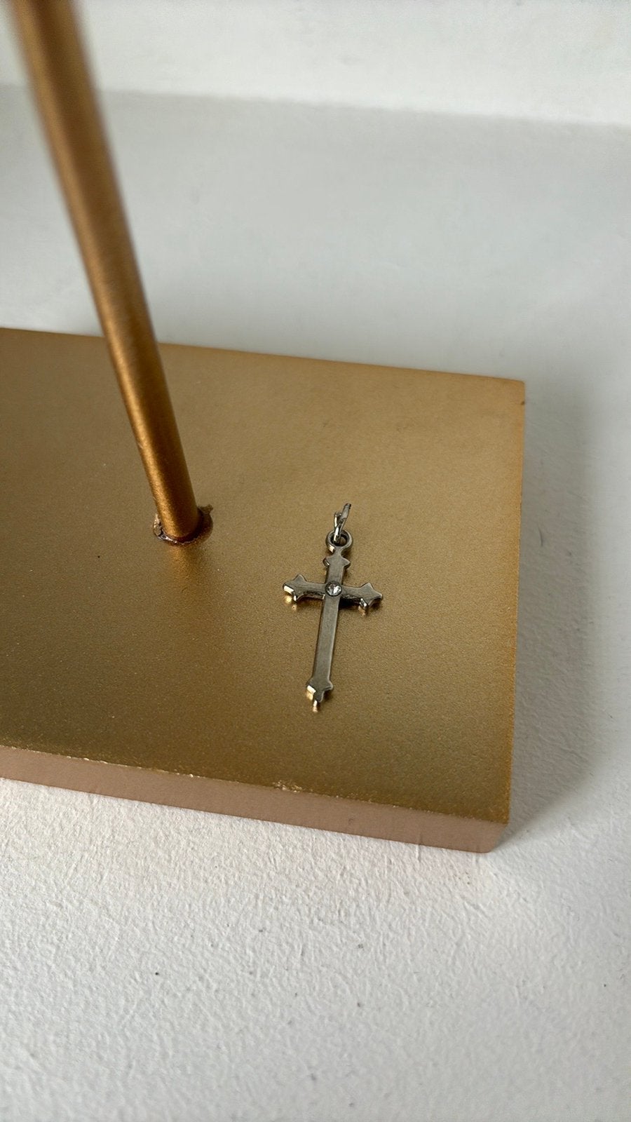 Kruis kettinghanger, Overige materialen, Ophalen of Verzenden, Zo goed als nieuw, Kruis of Symbool