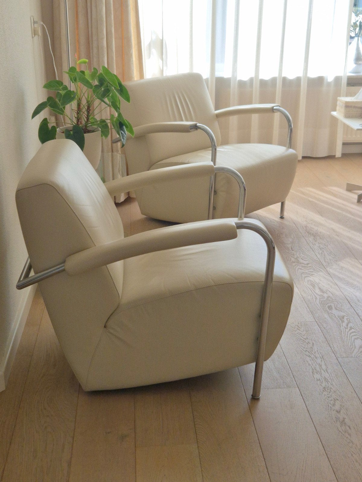 2 goede Leolux Scylla design fauteuils in leer room kleur, Huis en Inrichting, Fauteuils, Minder dan 75 cm, Montis leolux artifort vitra stijl