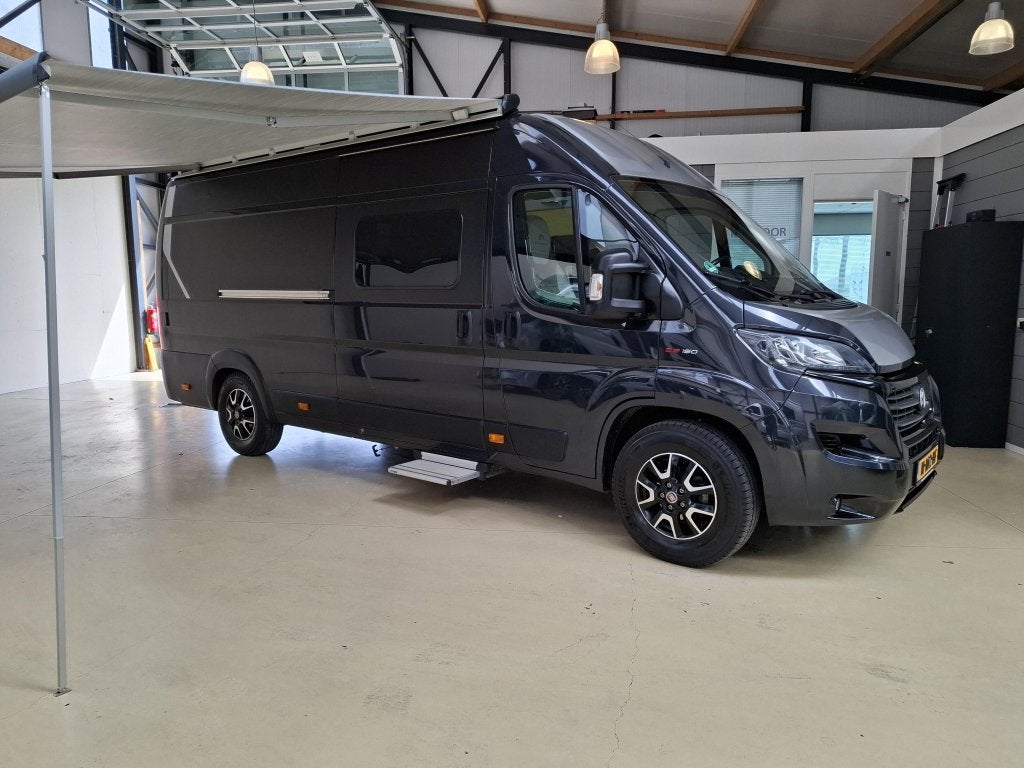 2018 Bavaria 640 Enkele Bedden 2x Airco Zonnepaneel 67000Km, Caravans en Kamperen, Campers, Luifel, Buscamper of Camperbus, Ringverwarming