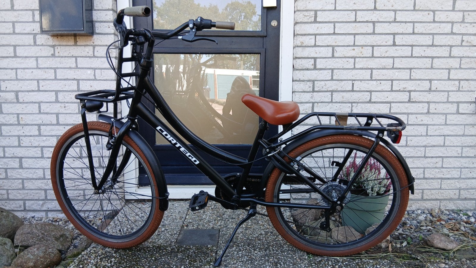 Meisjesfiets zwart 24 inch Cortega, Overige merken, 20 inch of meer, Gebruikt, Ophalen of Verzenden