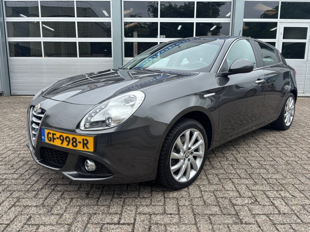 Alfa Romeo Giulietta 1.4 T Dist.Lusso/Org-Nl/1eEig/Trekhaak/, Auto's, Alfa Romeo, Euro 6, 4 cilinders, Origineel Nederlands, Bedrijf