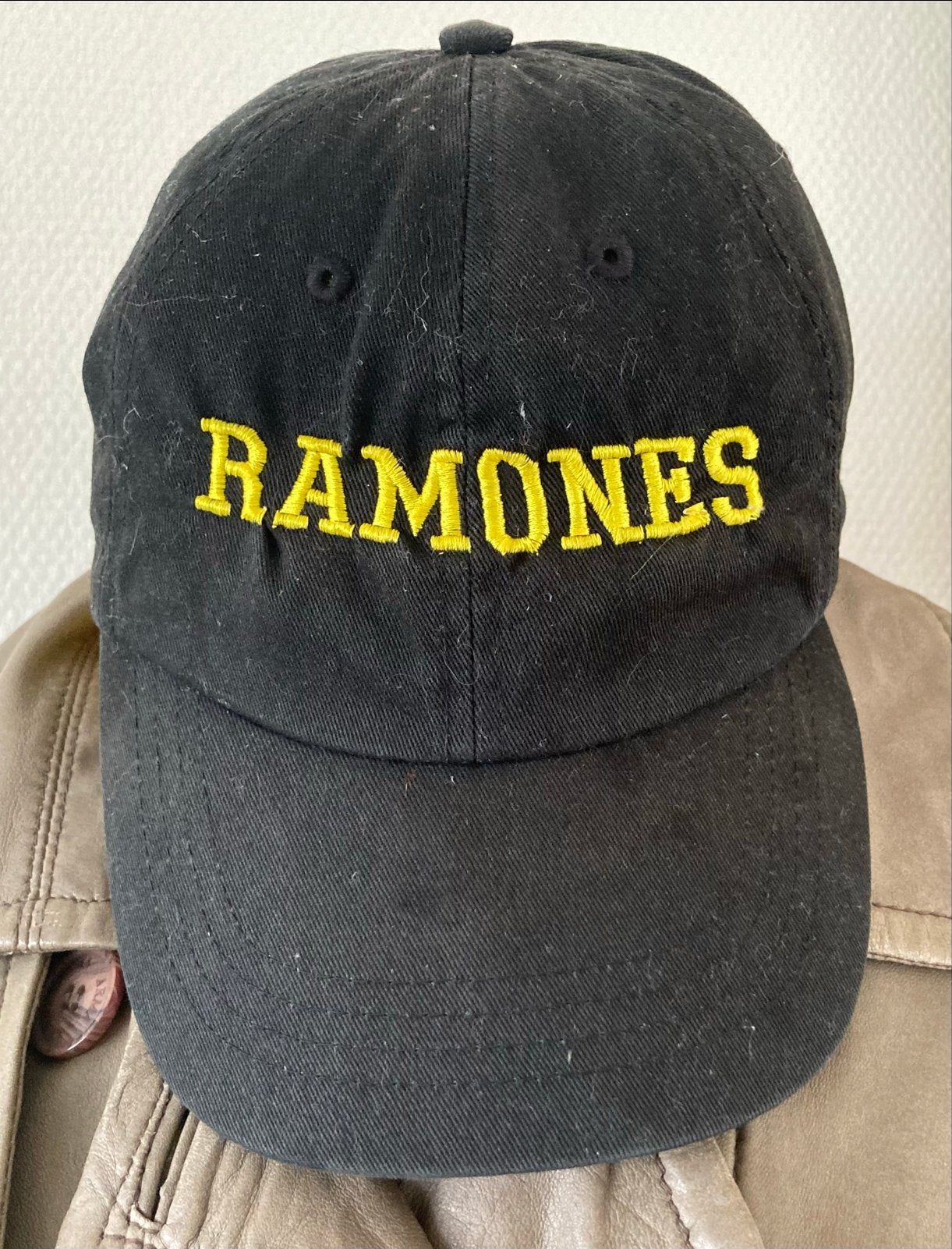 Punk/rock Ramones Pet - zwart/geel one size fits all, Kleding | Heren, Ophalen of Verzenden, Gedragen, One size fits all, Pet