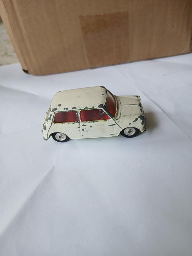 Morris Mini Cooper.  Corgi toys,  overgeschilderd, Hobby en Vrije tijd, Modelauto's | 1:43, Ophalen of Verzenden, Gebruikt, Auto
