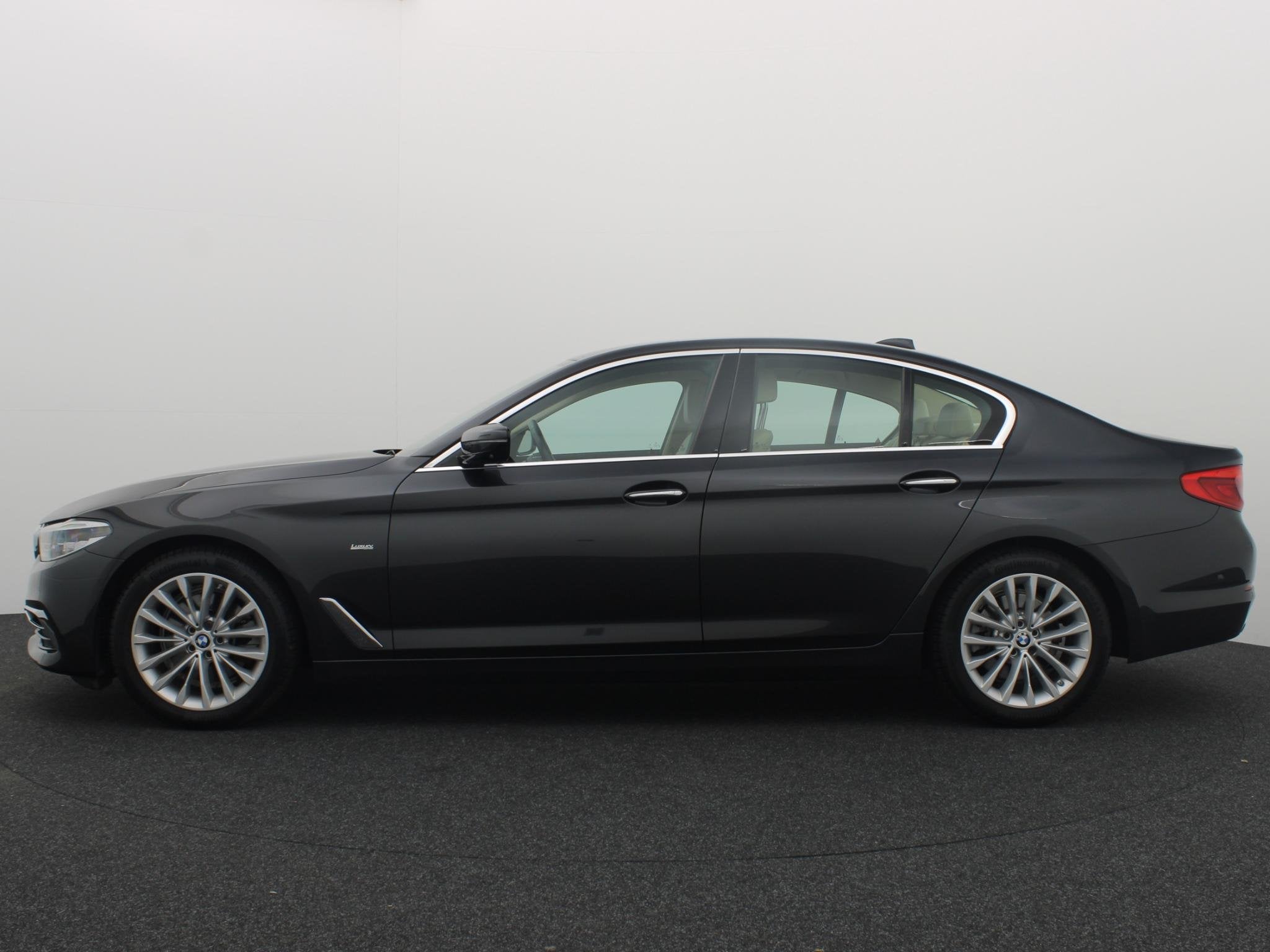 BMW 5-serie 520i High Executive ZEER MOOI! / FULL LED / 360G, Auto's, Automaat, 1998 cc, Achterwielaandrijving, Gebruikt