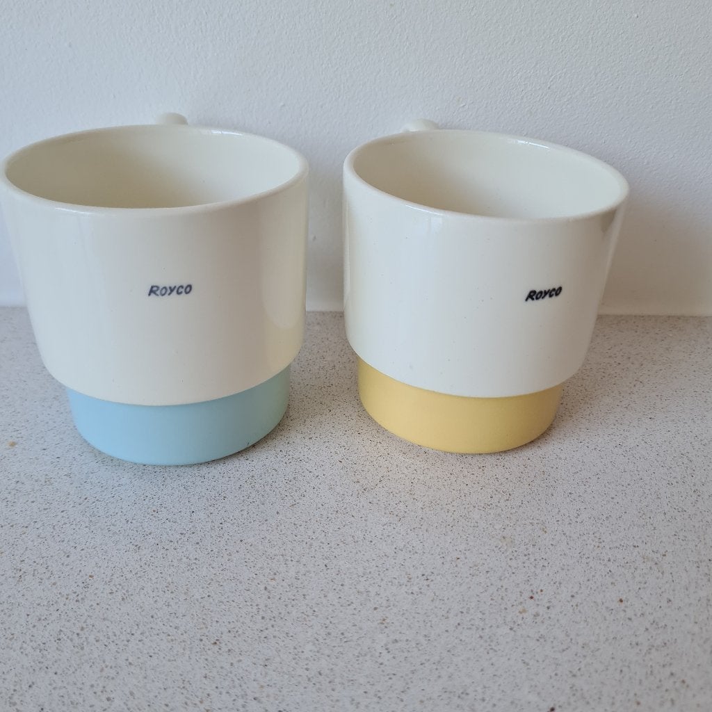 2 Royco soepkommen Regout pastel geel blauw met oor setprijs, Gebruikt, Ophalen of Verzenden, Kom(men), Overige stijlen