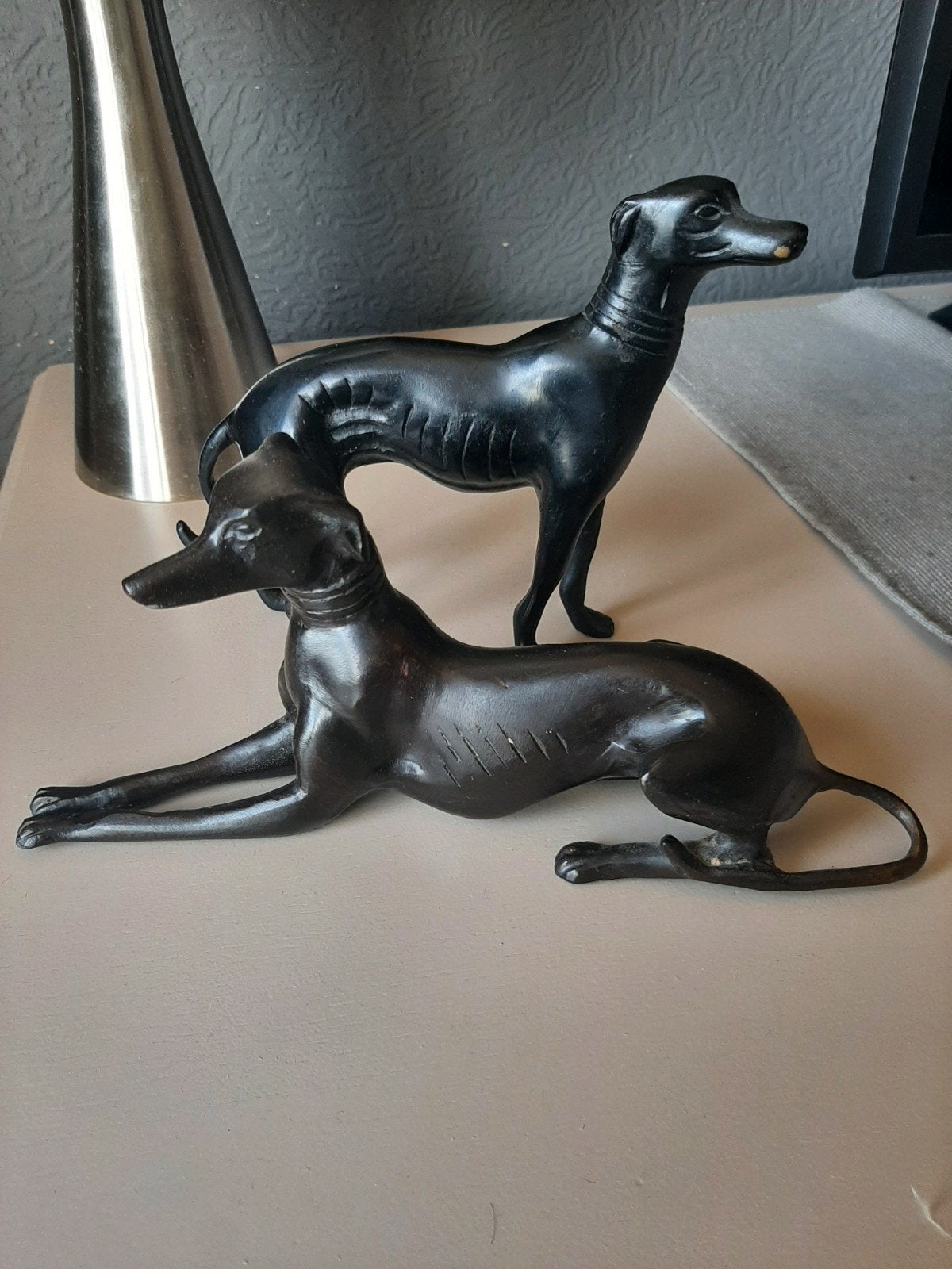 Set van 2 bronzen windhond beelden, Ophalen
