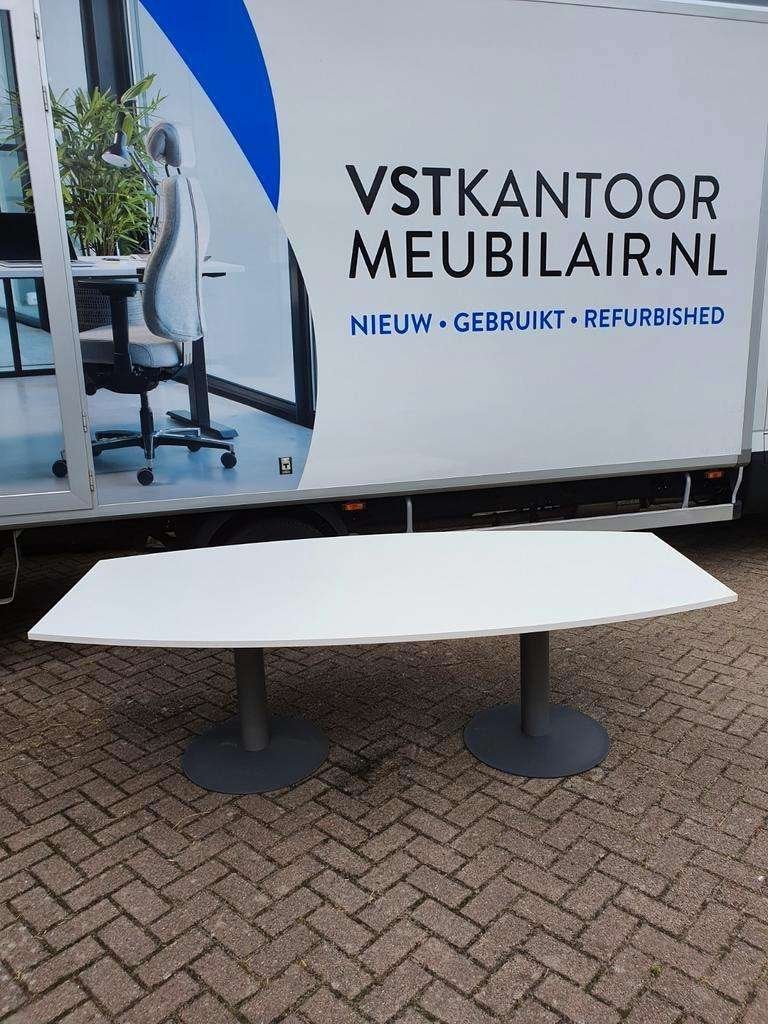 Vergadertafel kinnarps / trompet voet ( diverse soorten ), Huis en Inrichting, Kinnarps Nederland BV, Ophalen of Verzenden, Zo goed als nieuw
