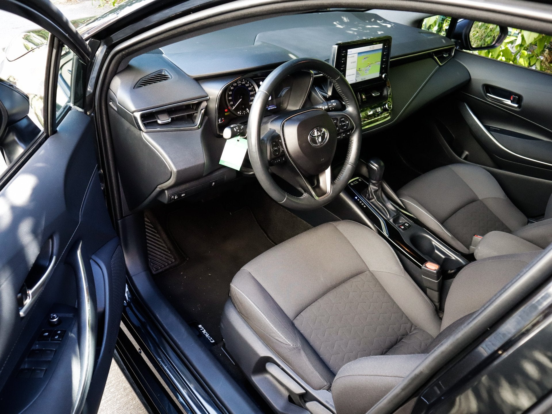 Toyota Corolla Touring Sports 1.8 Hybrid Active 1e-Eig & Keu, Gebruikt, 4 cilinders, Corolla, Origineel Nederlands