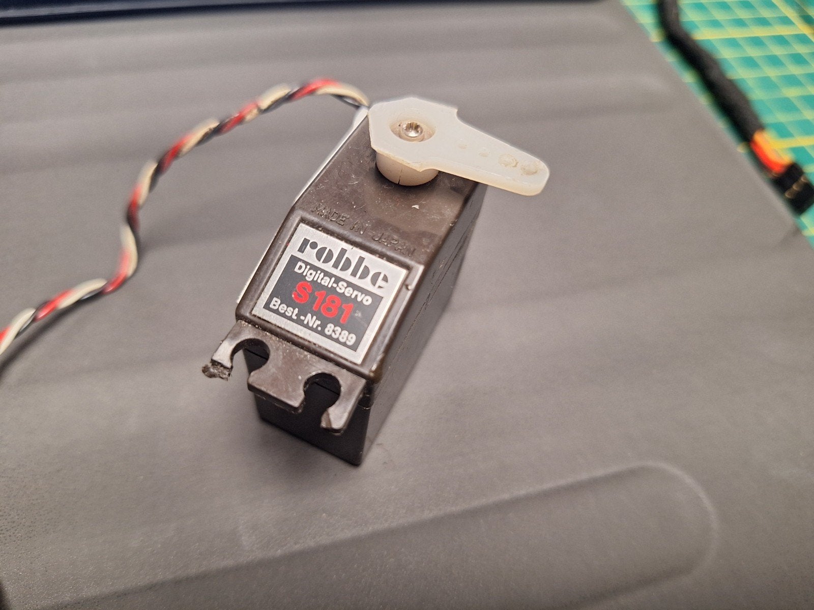 Robbe digital-servo S181  bestnr 8389 / Retro servo, Ophalen of Verzenden, Gebruikt