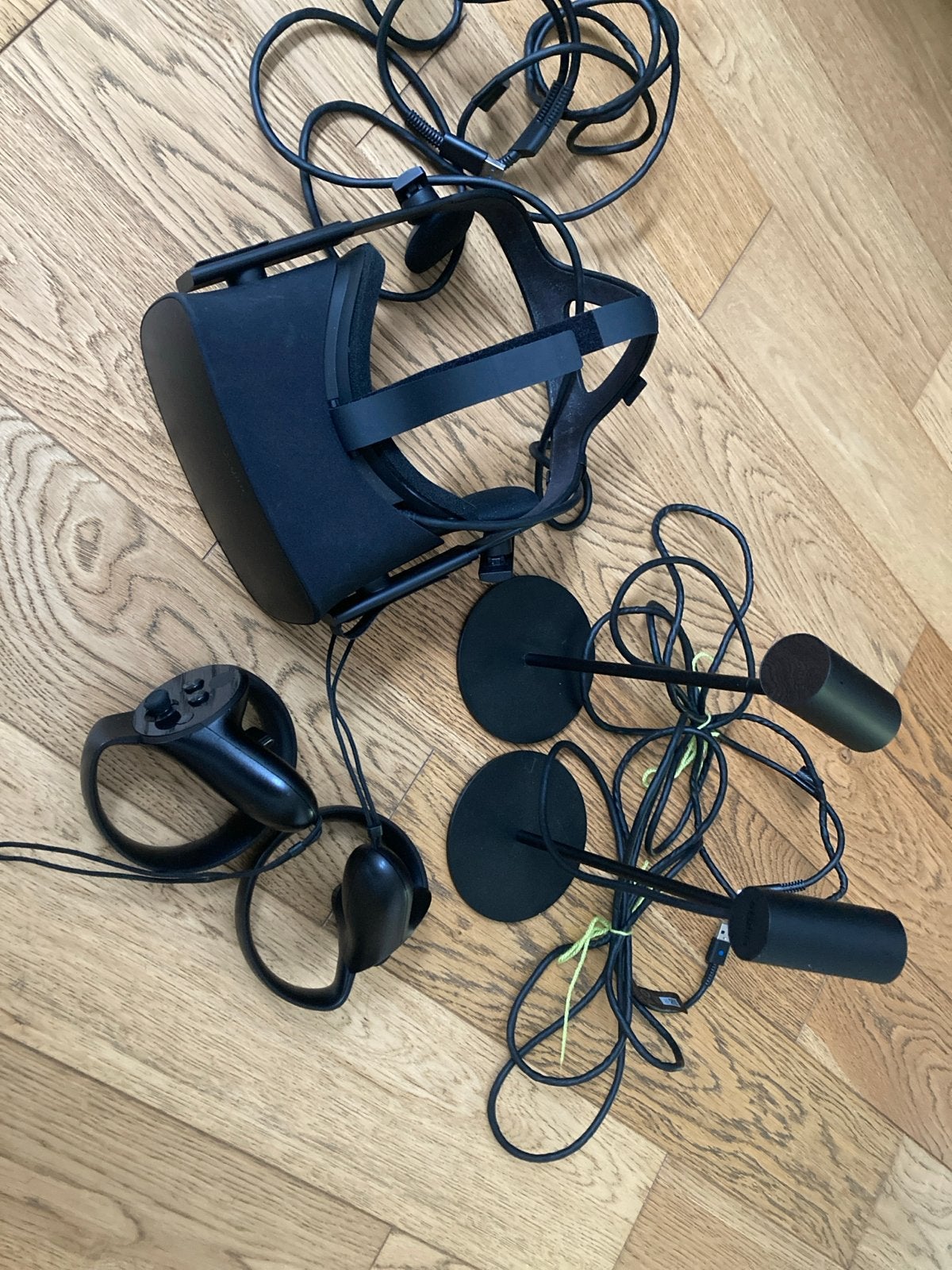 Oculus Rift CV1 VR-headset met controllers en sensoren, Spelcomputers en Games, Virtual Reality, Ophalen of Verzenden, Gebruikt