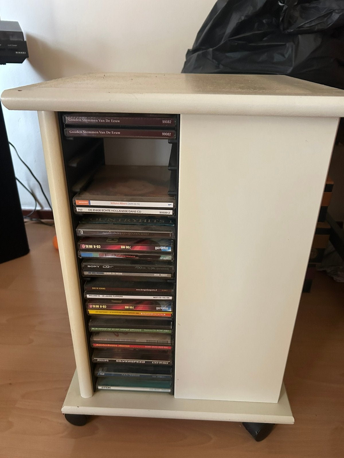Cd kastje + cd’s erbij, Ophalen, Gebruikt, 75 tot 150 discs, Cd's