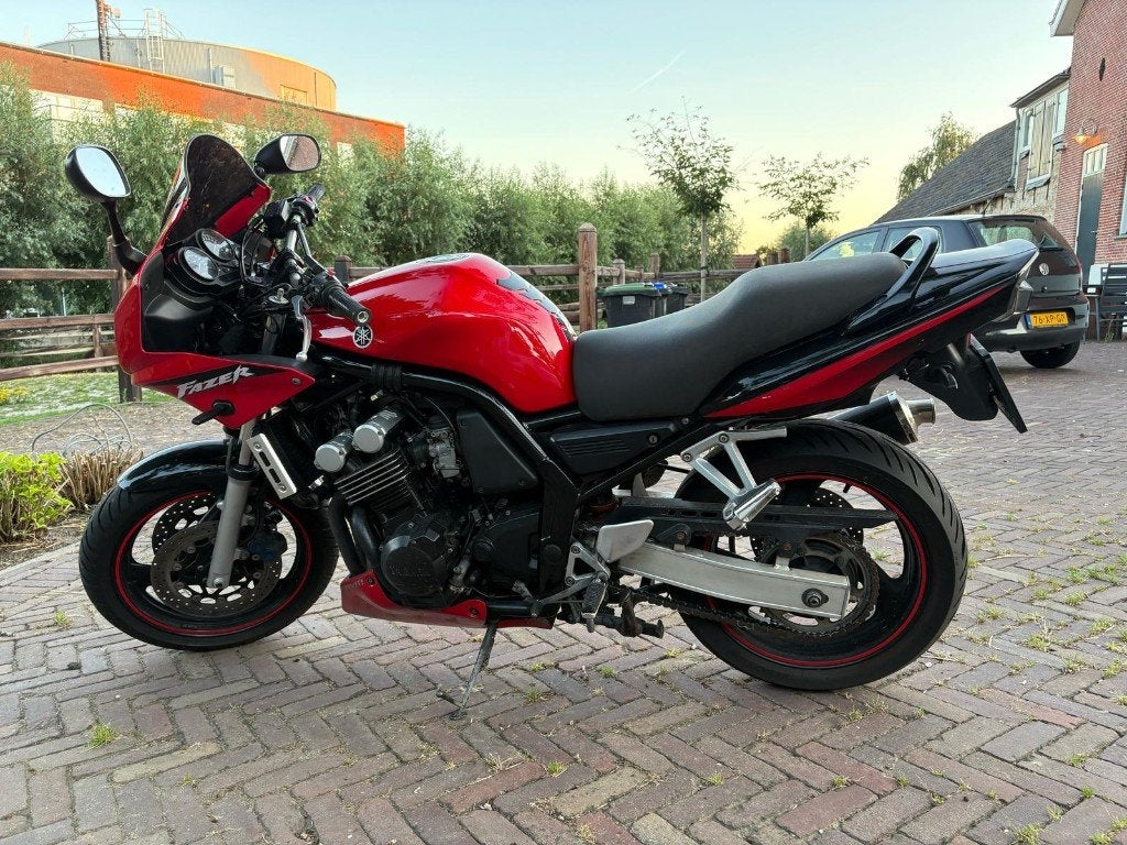 Yamaha Fazer 600 2004, Motoren, Handvatverwarming, 4 cilinders, Motorrijbewijs A, Gebruikt