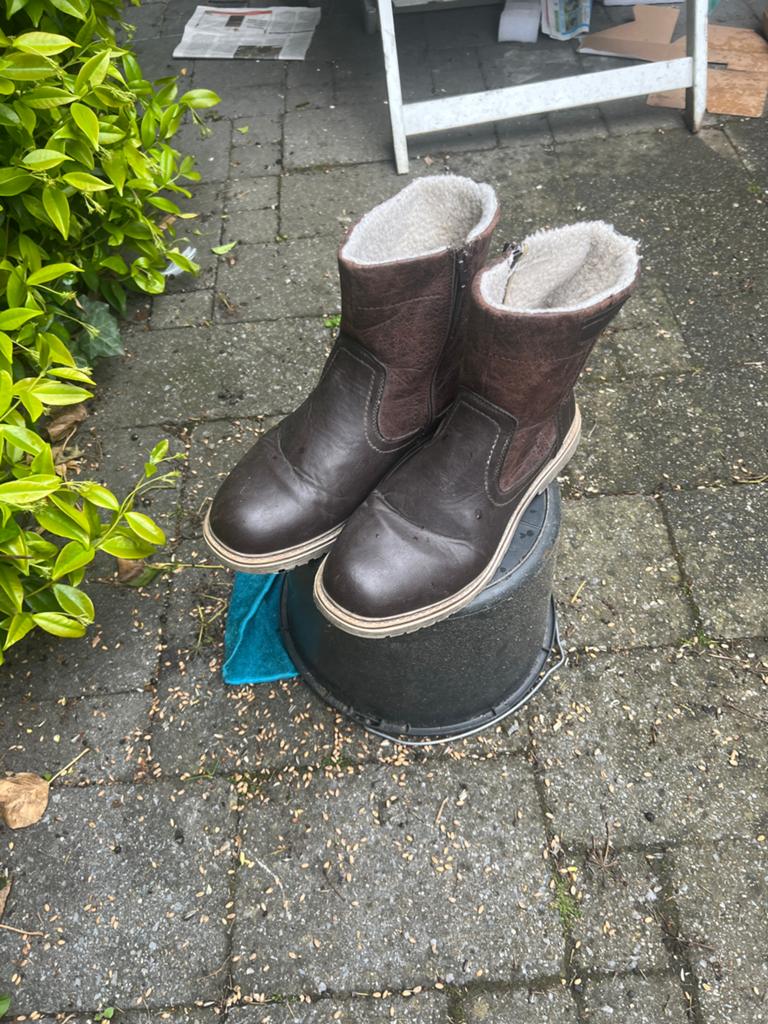 Herenlaarzen maat 44, Kleding | Dames, Schoenen, Ophalen of Verzenden, Zo goed als nieuw, Zwart, Sneakers of Gympen