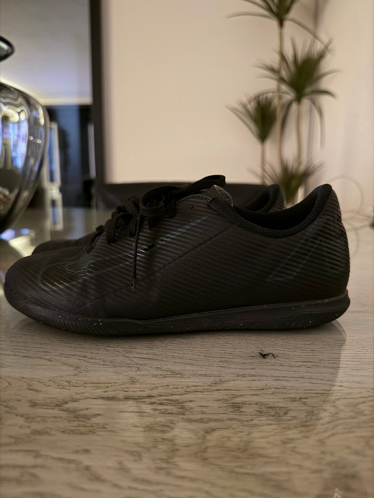 Nike zaalvoetbalschoenen maat 35.5, Ophalen of Verzenden, Zo goed als nieuw