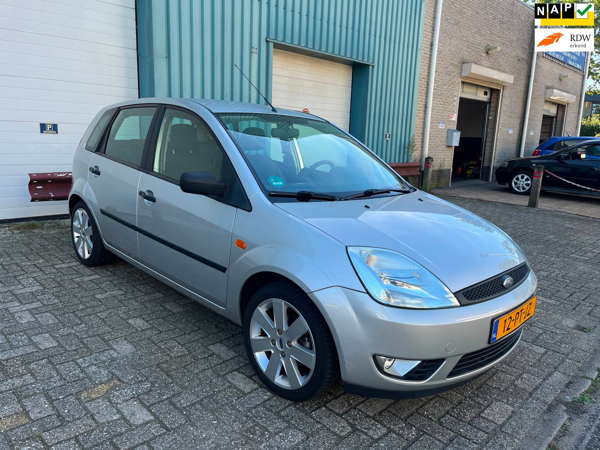 Ford Fiesta 1.4-16V Futura 5 deurs airco, Auto's, Dealer onderhouden, 15 km/l, 4 cilinders, Origineel Nederlands