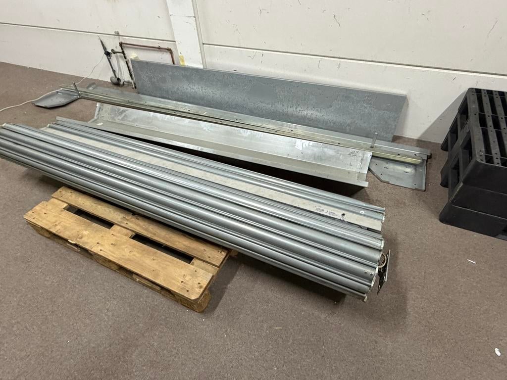 Stalen electrisch roldeur, Ophalen, Zo goed als nieuw, 200 cm of meer