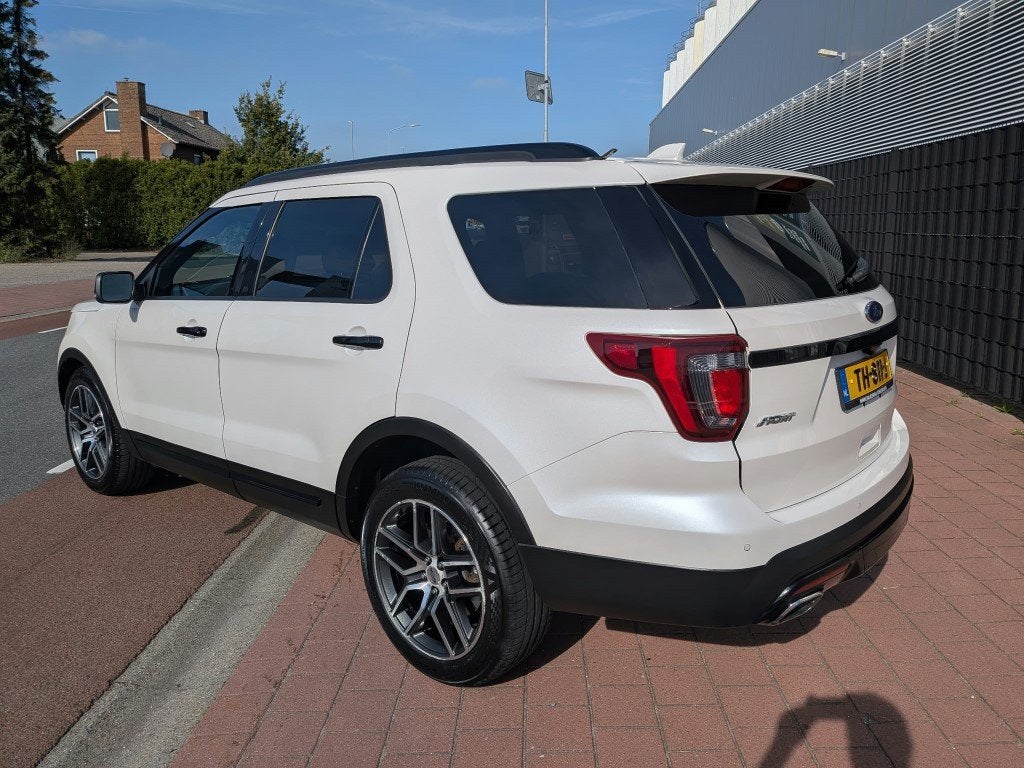 Ford Explorer 3.5 V6 370 PK 7 persoons, Euro 5, Gebruikt, Zwart, Wit