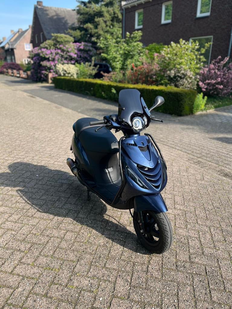 Zip Iget 2021 E4 4takt, Fietsen en Brommers, Scooters | Piaggio, Ophalen, Zo goed als nieuw, Benzine, Zip
