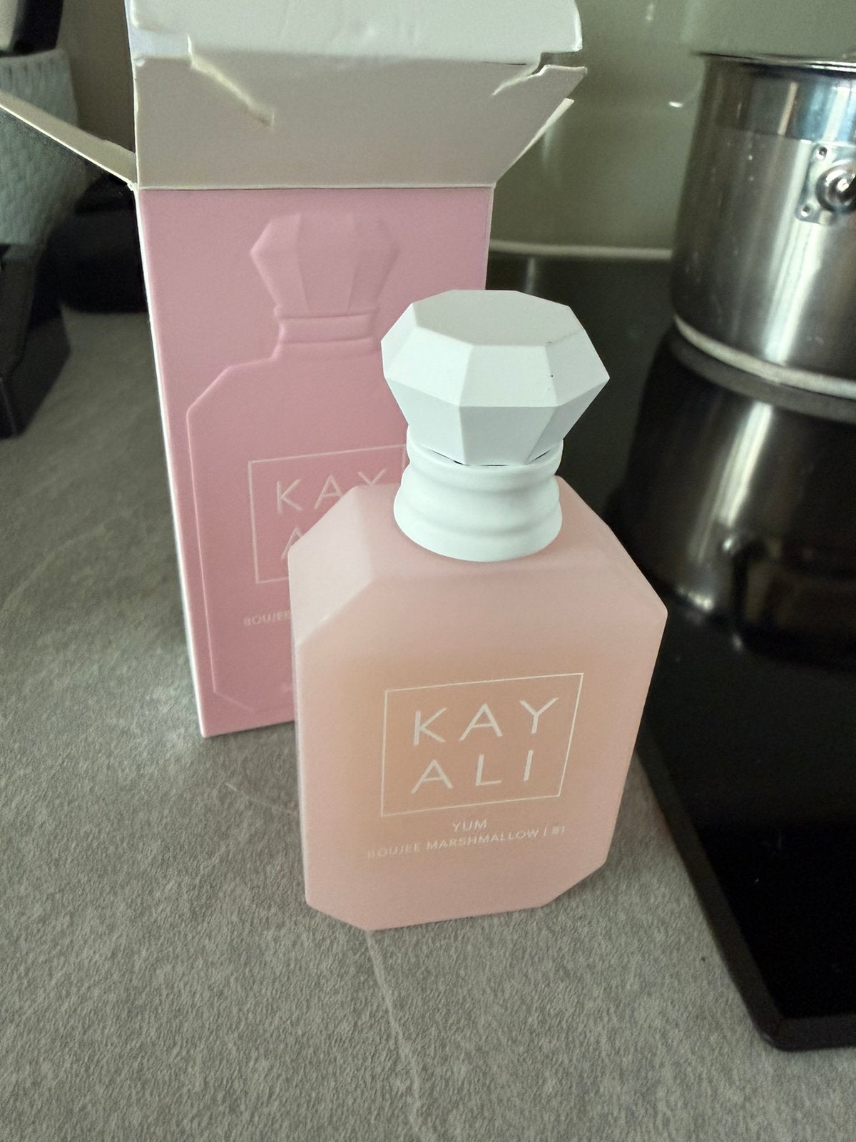 Kayali parfum marshmallow, Ophalen of Verzenden, Zo goed als nieuw