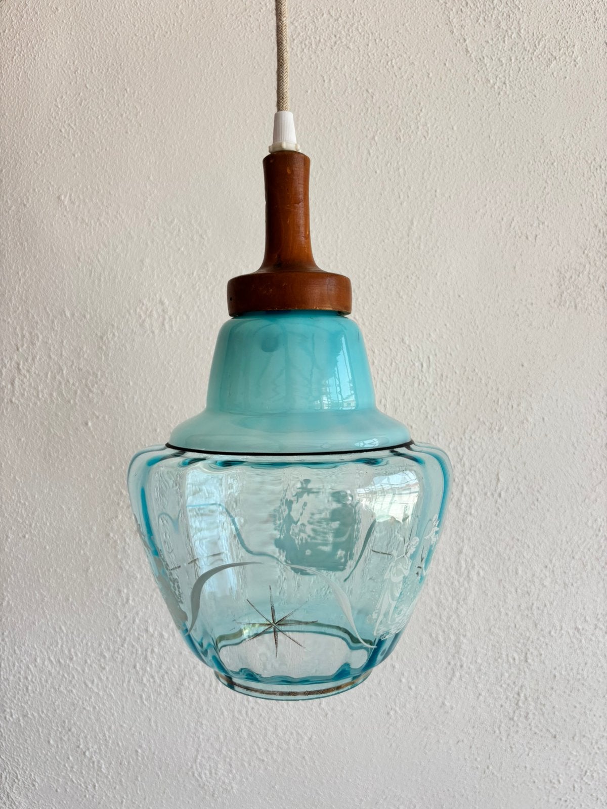 Portugese lichtblauwe hanglamp jaren ‘70, Gebruikt, Verzenden, Vintage, E27 (groot)