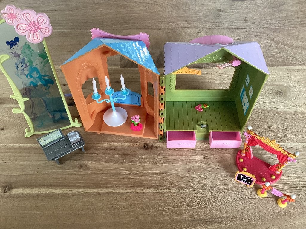 Poppenwinkeltje, inklapbaar met accessoires., Ophalen of Verzenden, Zo goed als nieuw, Toebehoren