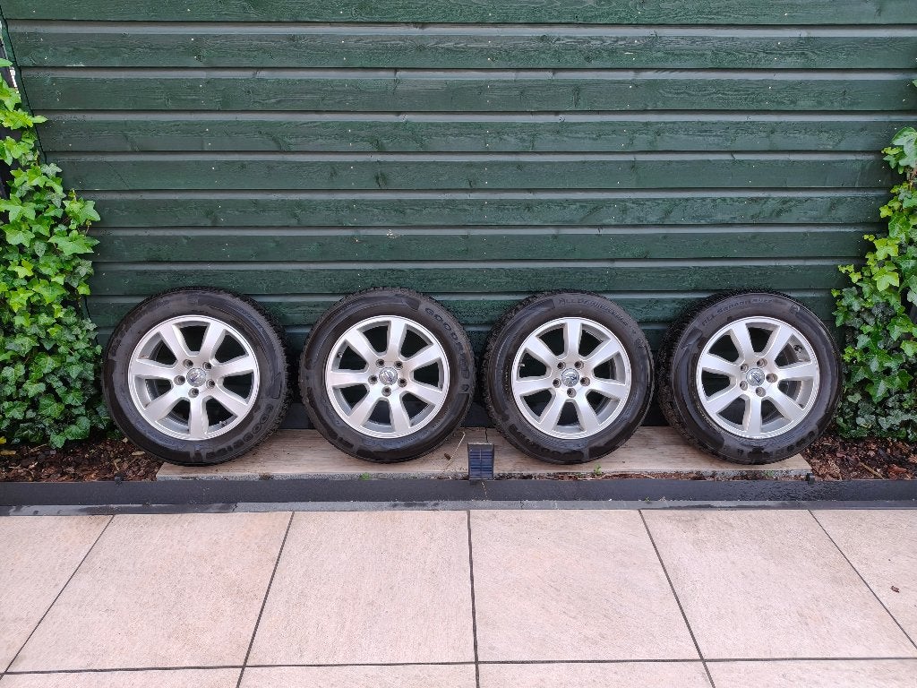 Originele 16 inch Volvo velgen, Auto-onderdelen, Banden en Velgen, Ophalen, Gebruikt, 16 inch, Banden en Velgen