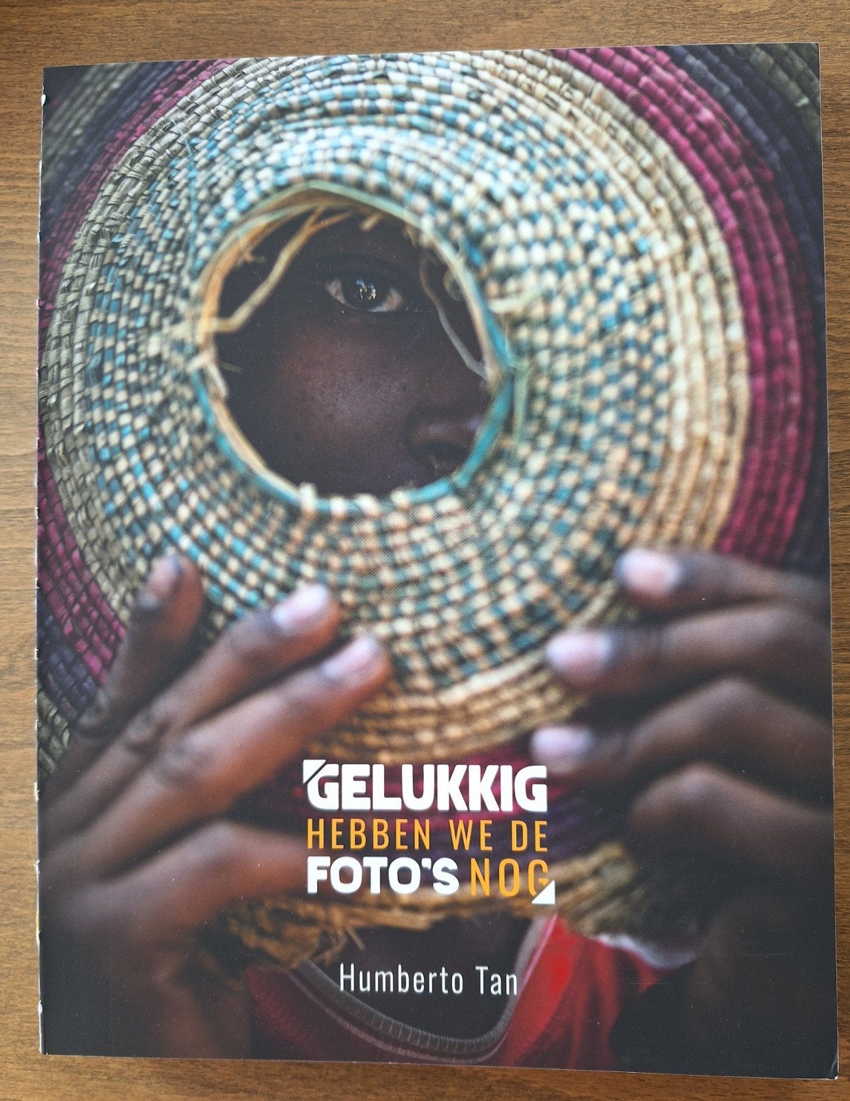 Humberto Tan - Gelukkig hebben we de foto's nog - Nieuw!, Ophalen of Verzenden, Nieuw, Humberto Tan