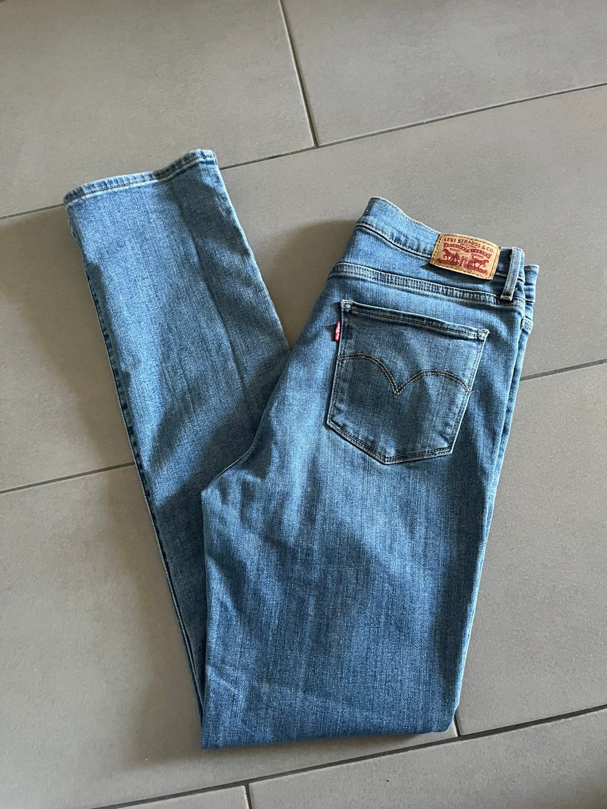 Levi’s jeans, Ophalen of Verzenden, Zo goed als nieuw, Blauw, W30 - W32 (confectie 38/40)