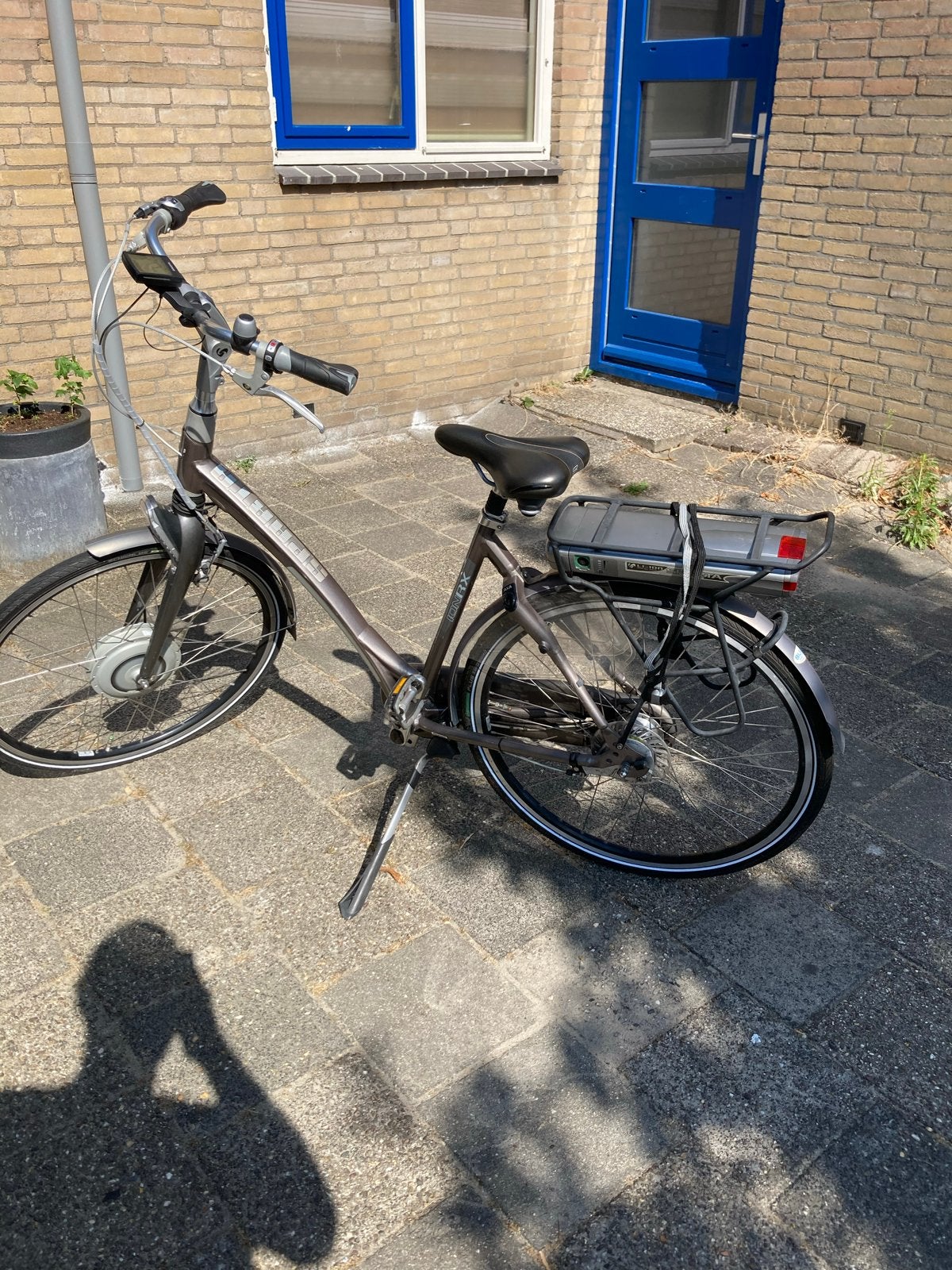 Sparta E-bike met voorwielmotor en accu op bagagedrager, Ophalen, Sparta, Gebruikt, 51 tot 55 cm