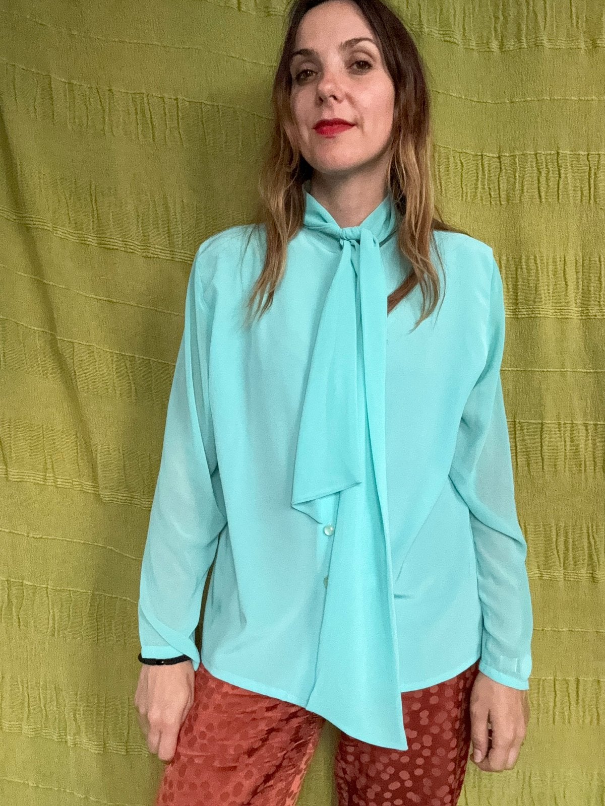Turquiose blouse met strikkraag – maat 40 L, Maat 38/40 (M), Hgv, Hgv, Ophalen of Verzenden