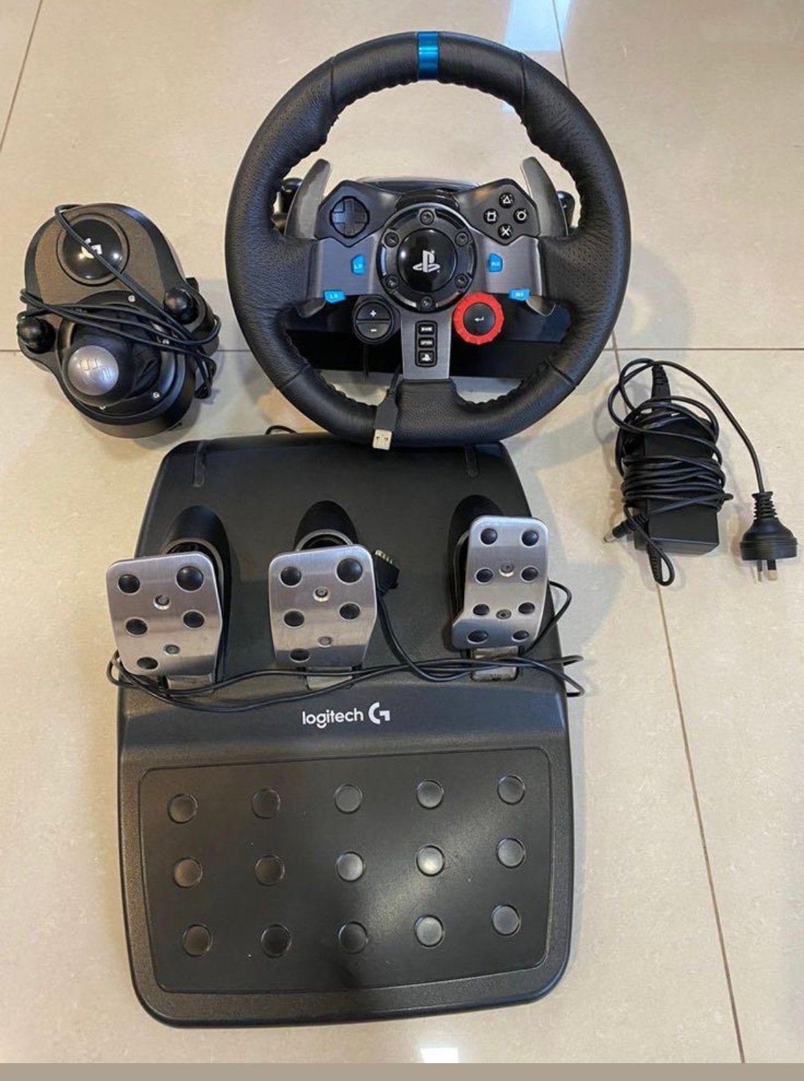 Logitech G29 stuur + pedalen + shifter, Spelcomputers en Games, Ophalen of Verzenden, Zo goed als nieuw, Stuurtje of Sportattribuut