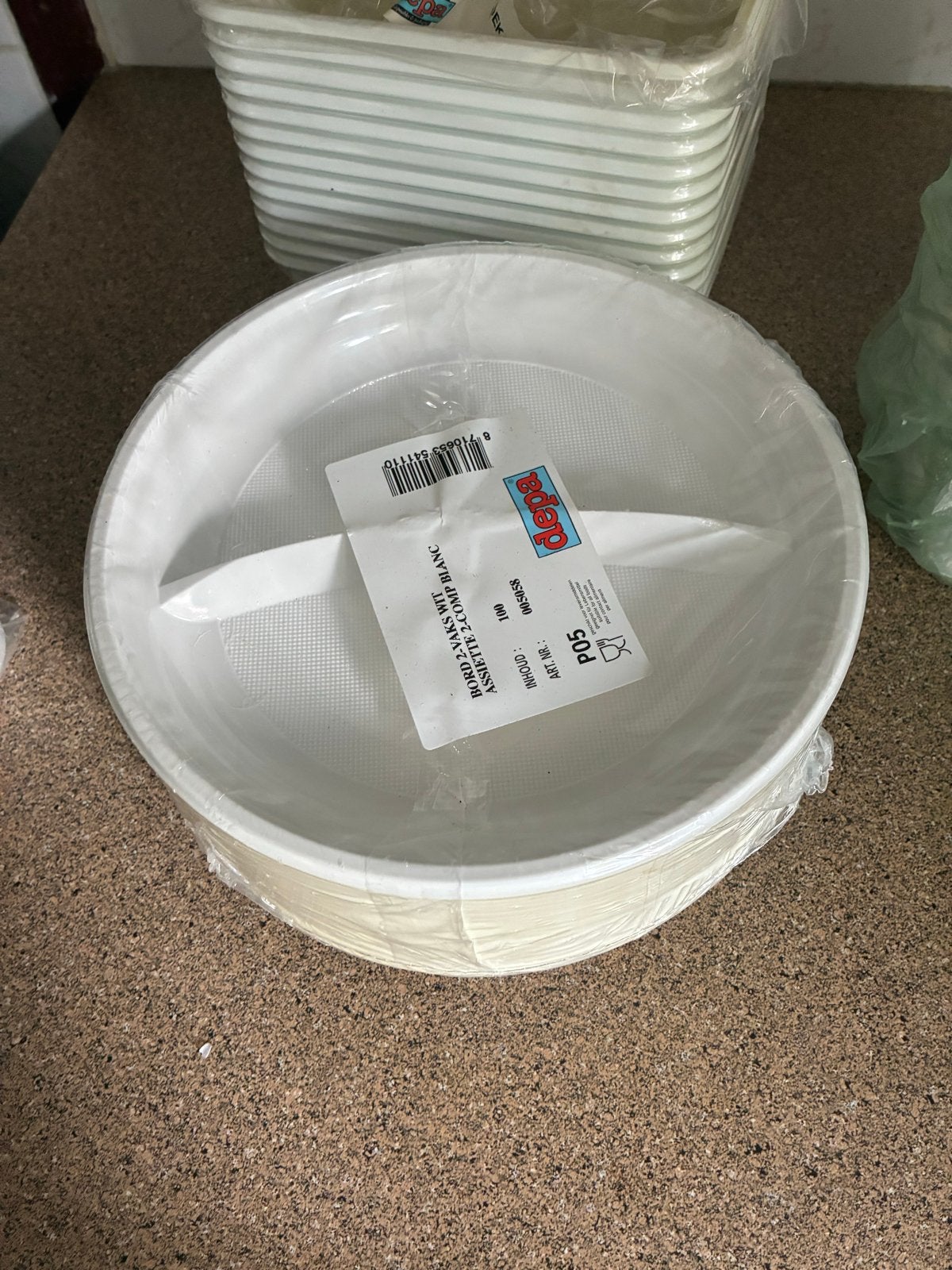 Groot pakket plastic bestek, borden en wijnglazen, Ophalen, Overige typen, Kunststof, Nieuw
