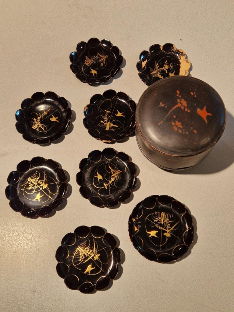 Antieke Japanse Lakwerk Schoteltjes met Doosje, Ophalen of Verzenden