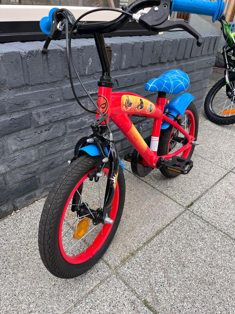 Stoere Spiderman kinderfiets - 16 inch, Fietsen en Brommers, Fietsen | Kinderfietsjes, Ophalen, Gebruikt, Velgrem, 16 tot 20 inch