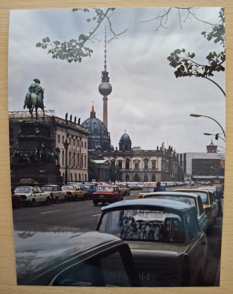 Foto van straatbeeld in Oost-Berlijn (DDR) in 1989, Verzenden, Foto, Nieuw, Buitenland