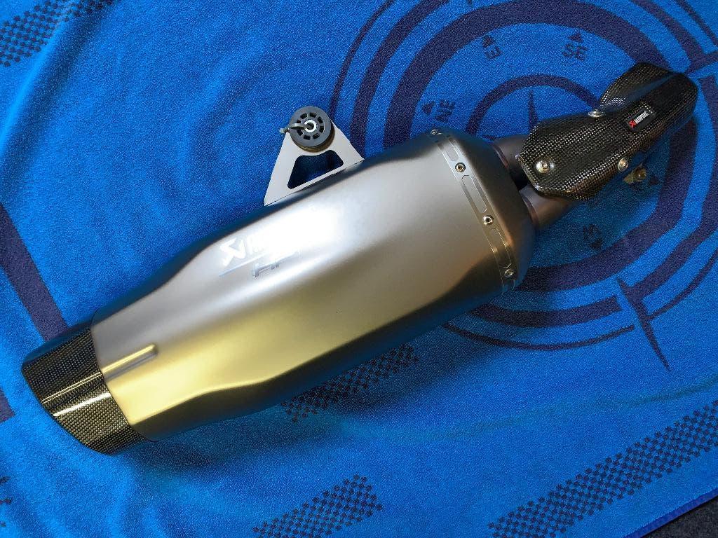 Akrapovic uitlaat voor BMW R1200/1250 GS(A), Ophalen, Gebruikt