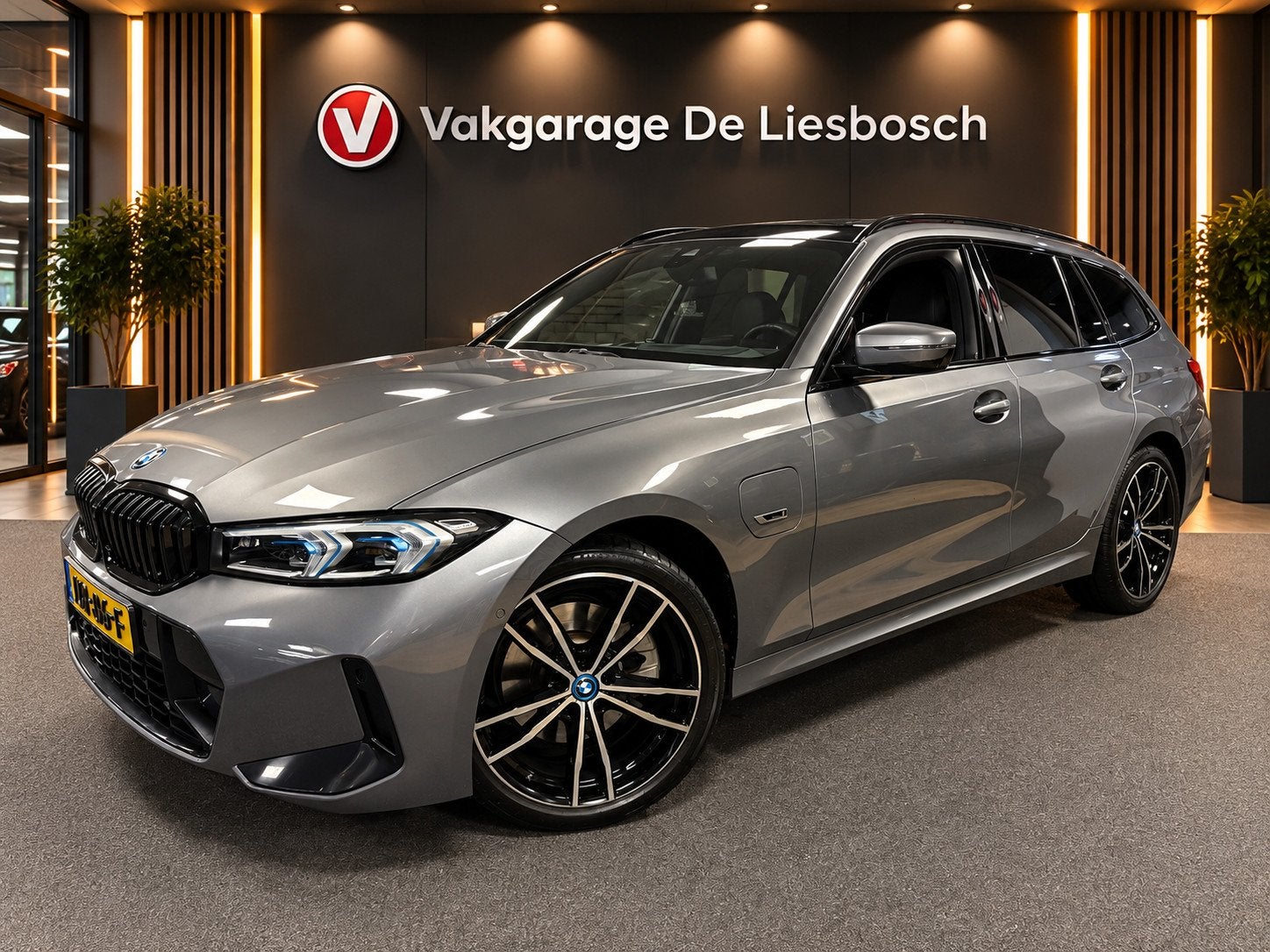 BMW 3-serie Touring 330e xDrive M-pakket facelift / Panorama, Auto's, Gebruikt, 4 cilinders, Plug-in hybride, Vierwielaandrijving