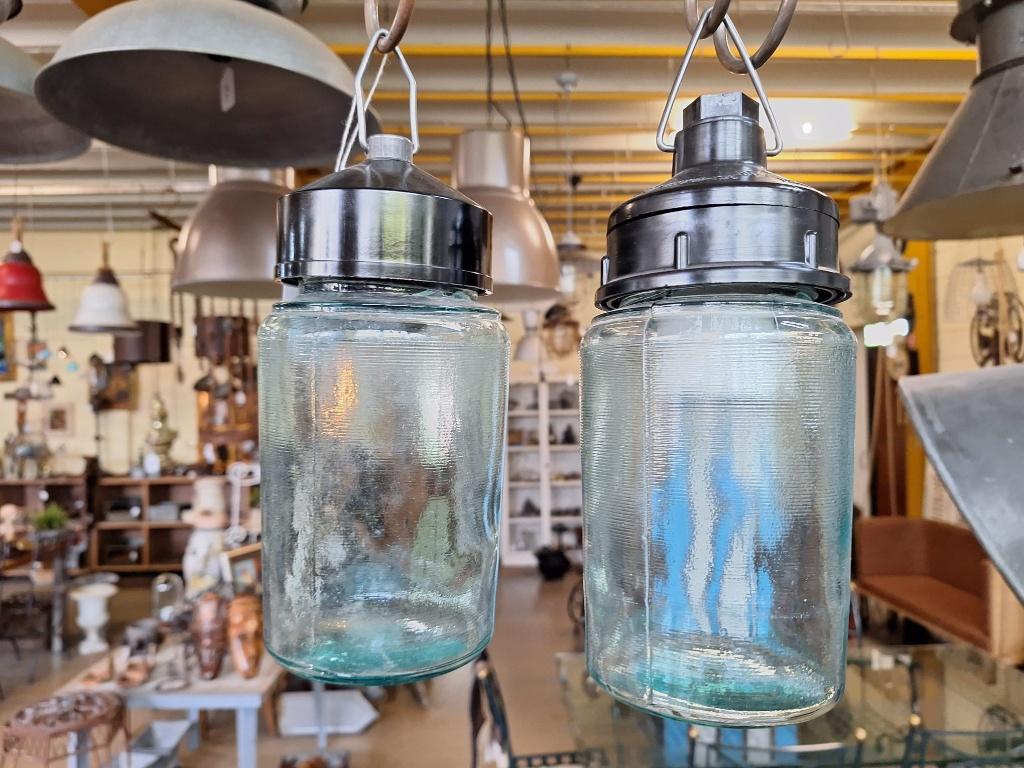 2 oude bully hanglampen, Ophalen