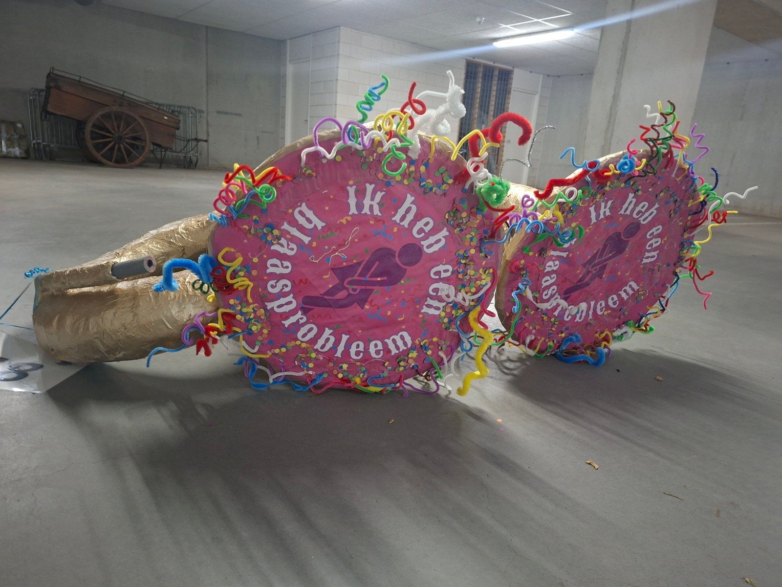 Twee zelfgemaakte sousafoons voor carnaval, Kleding | Dames, Ophalen, Zo goed als nieuw, Carnaval